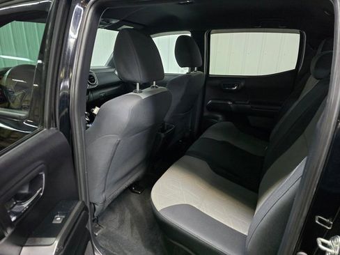 Used 2020 Toyota Tacoma TRD Off-Road image 17