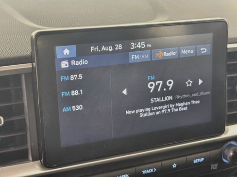 Used 2025 Hyundai Venue SEL FWD image 19