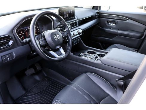 Used 2024 Honda Pilot Elite image 3