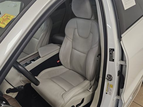 Used 2019 Volvo XC60 T8 Inscription w/ Advanced Package image 37