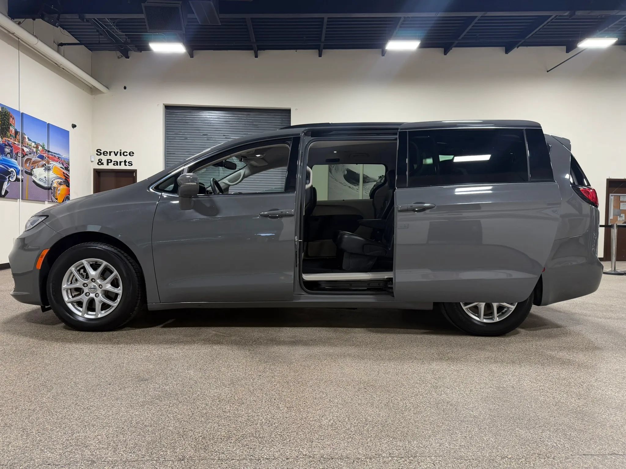 Used 2022 Chrysler Pacifica Touring-L FWD image 22