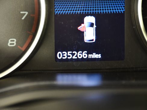 Used 2024 Mitsubishi Eclipse Cross LE AWD/4WD image 11