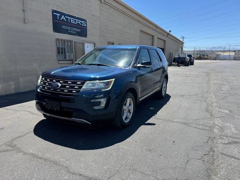 Used 2016 Ford Explorer XLT AWD/4WD image 3