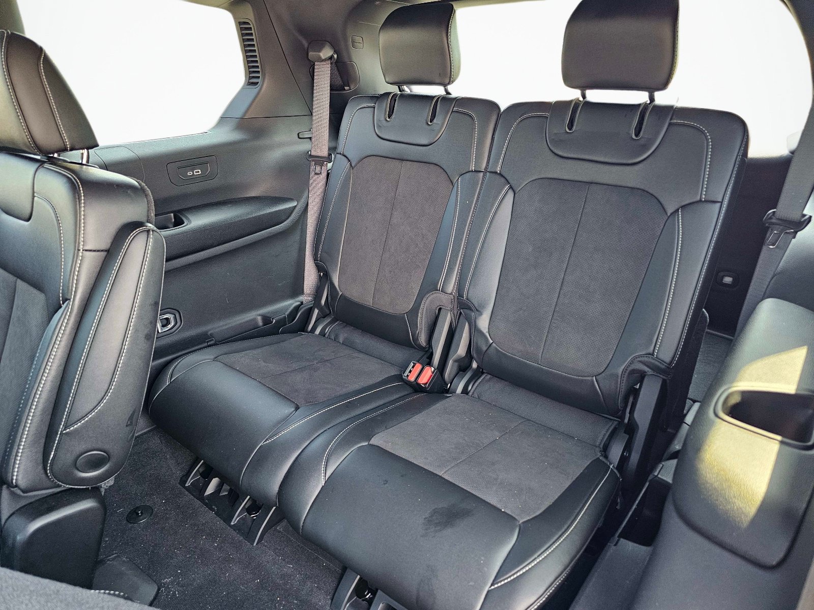 Used 2024 Jeep Grand Cherokee L Laredo RWD image 32
