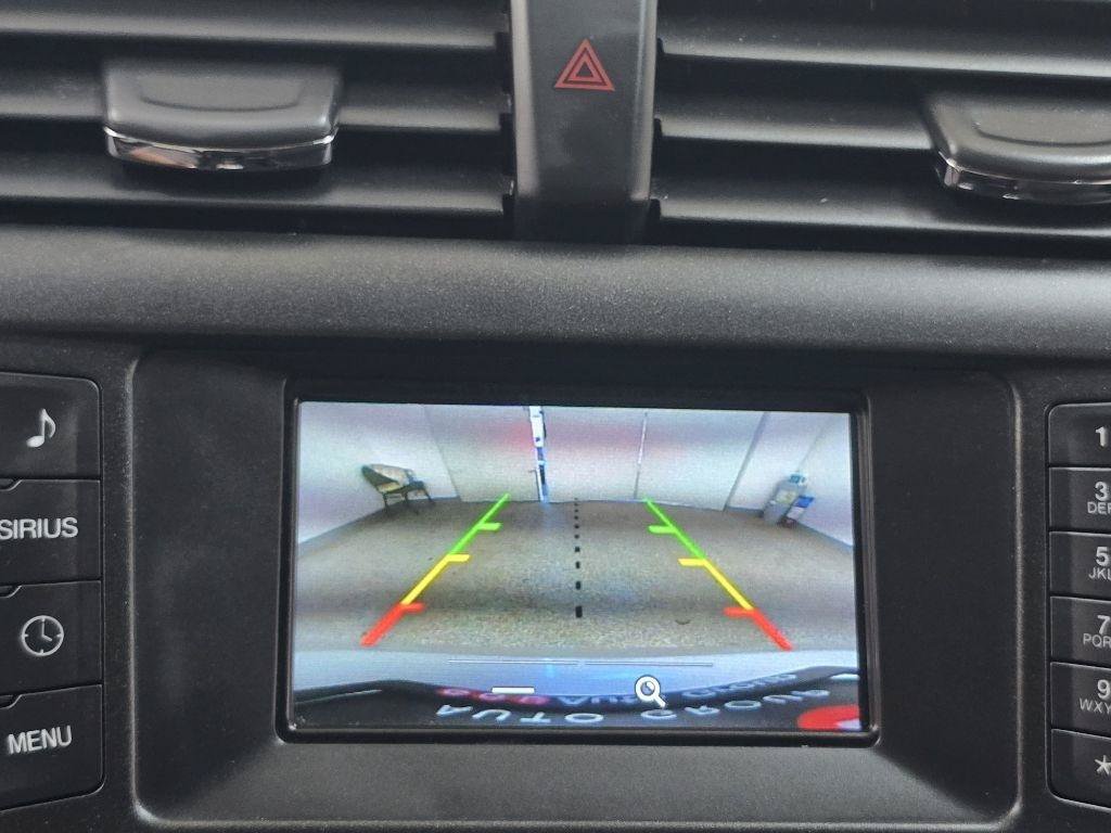 Used 2018 Ford Fusion SE FWD image 25