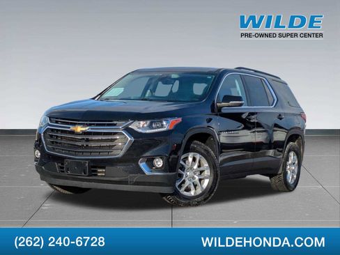 Used 2021 Chevrolet Traverse LT image 1