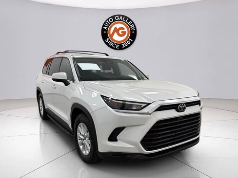 Used 2024 Toyota Grand Highlander AWD image 1