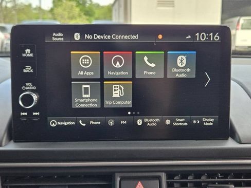 Used 2025 Honda Pilot Touring image 17