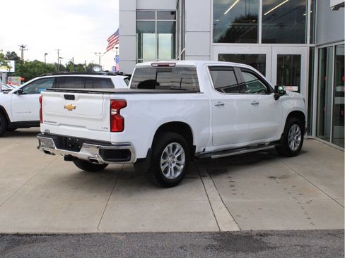 Used 2022 Chevrolet Silverado 1500 LTZ w/ LTZ Premium Package AWD/4WD image 6