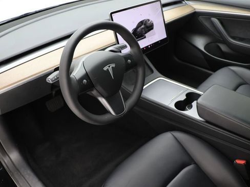 Used 2023 Tesla Model 3 Standard Range image 13