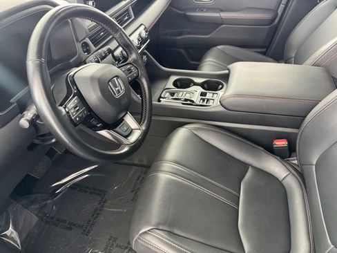 Certified 2025 Honda Pilot TrailSport image 21