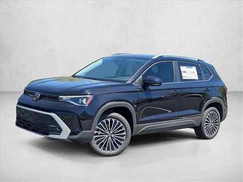New 2026 Volkswagen Taos SE FWD image 1