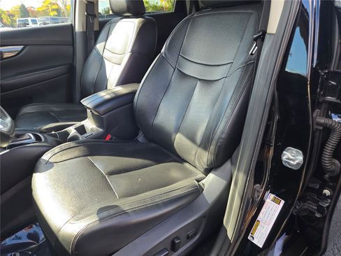 Used 2020 Nissan Rogue SL w/ Premium Package image 28