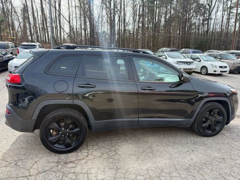 Used 2015 Jeep Cherokee Latitude w/ Cold Weather Group FWD image 4