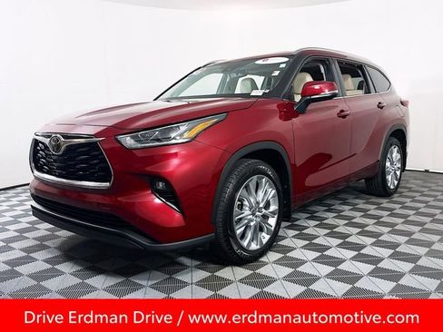 Certified 2021 Toyota Highlander Limited image 3