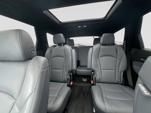 Used 2024 Buick Enclave Essence w/ Experience Buick Package FWD image 20