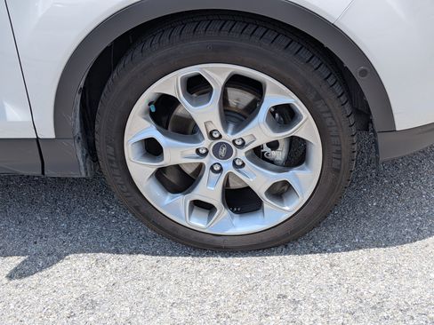 Used 2015 Ford Escape Titanium w/ Equipment Group 301A FWD image 11