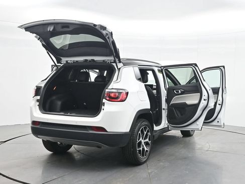 Used 2024 Jeep Compass Limited AWD/4WD image 33