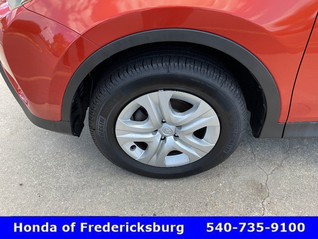 Used 2015 Toyota RAV4 LE AWD/4WD image 8