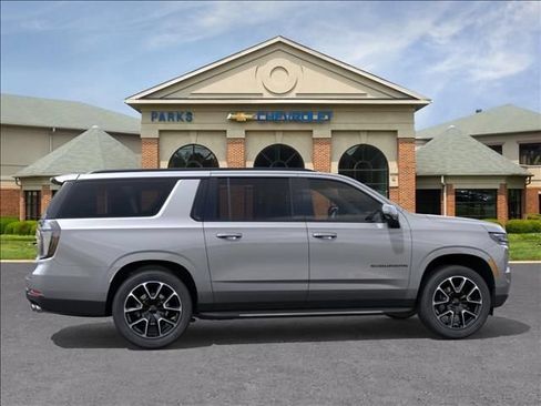 New 2026 Chevrolet Suburban RST AWD/4WD image 6