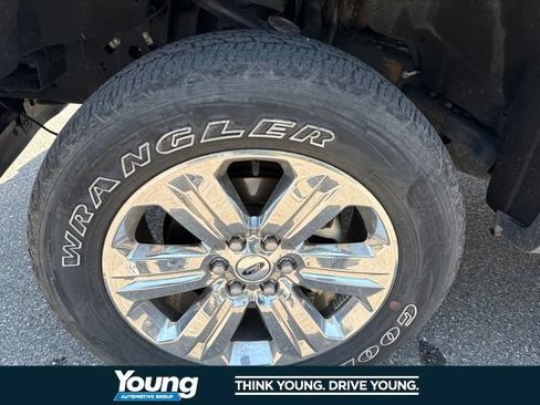 Used 2019 Ford F150 Lariat w/ Equipment Group 502A Luxury AWD/4WD image 17