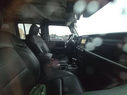 Used 2021 Jeep Wrangler Unlimited Sahara w/ Cold Weather Group AWD/4WD image 5