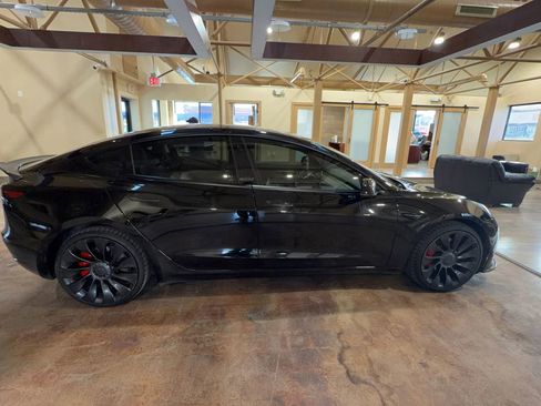 Used 2022 Tesla Model 3 Performance image 3