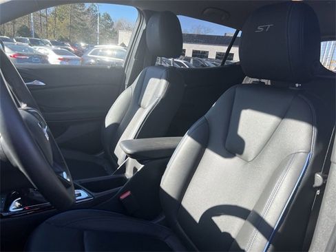 Used 2025 Buick Encore GX Sport Touring w/ Black Roof Package image 11