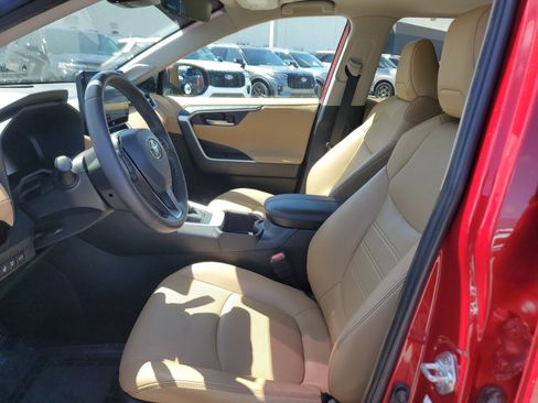 Used 2023 Toyota RAV4 Limited image 19