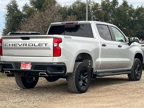 Used 2021 Chevrolet Silverado 1500 LT Trail Boss w/ Convenience Package II image 3