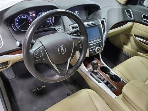 Used 2019 Acura TLX image 9