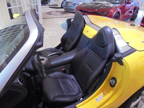 Used 2007 Pontiac Solstice Convertible RWD image 11