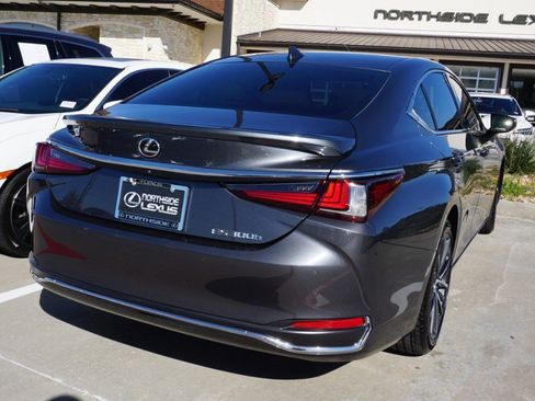 Certified 2025 Lexus ES 300h w/ Premium Package image 3
