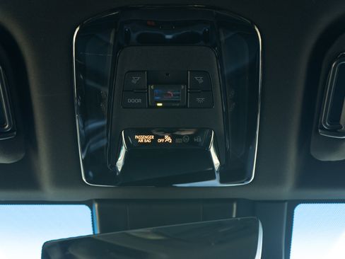 Used 2021 Toyota Venza Limited image 35