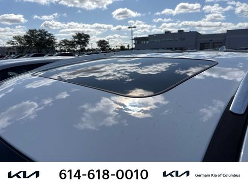 Used 2018 Buick Enclave Premium AWD/4WD image 7