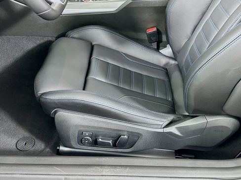 Used 2025 BMW M2 w/ Lighting Package RWD image 20