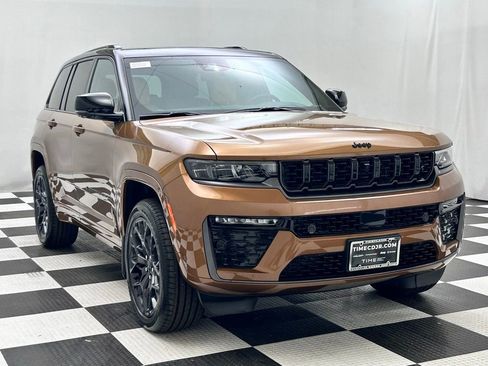 New 2026 Jeep Grand Cherokee Summit w/ Obsidian Package AWD/4WD image 2