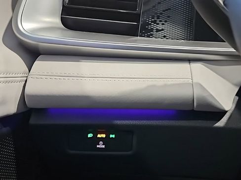 New 2026 Volkswagen Tiguan SE AWD/4WD image 36