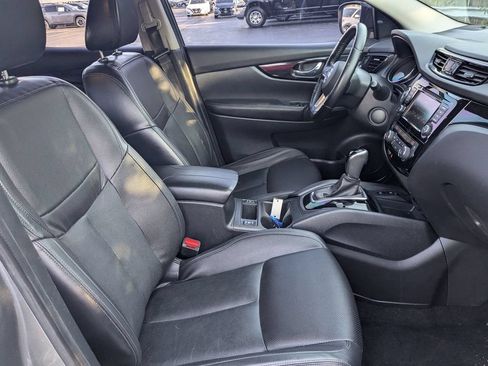 Used 2022 Nissan Rogue Sport SL w/ Premium Package FWD image 29