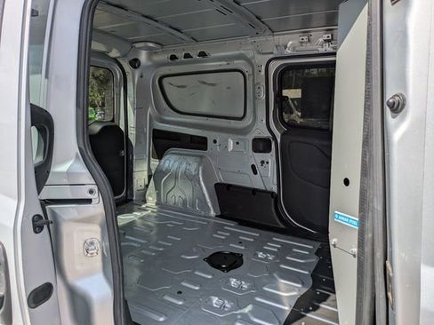 Used 2015 RAM ProMaster City Tradesman SLT FWD image 14