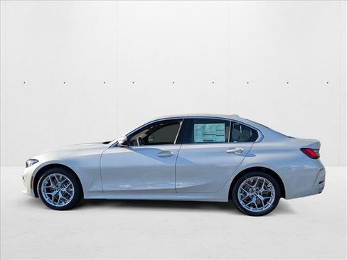 Used 2025 BMW 330i Sedan w/ Convenience Package image 5