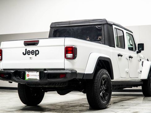 Used 2022 Jeep Gladiator Willys image 12