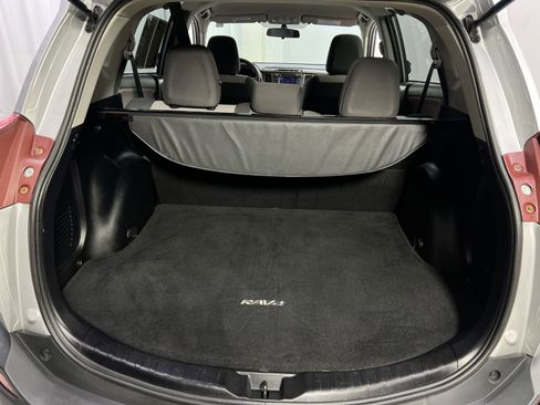Used 2013 Toyota RAV4 LE image 29
