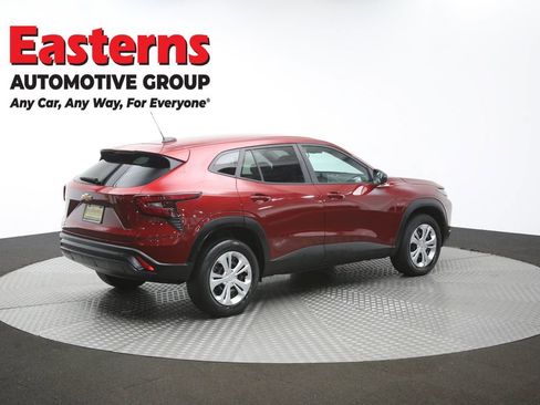 Used 2024 Chevrolet Trax LS FWD image 41