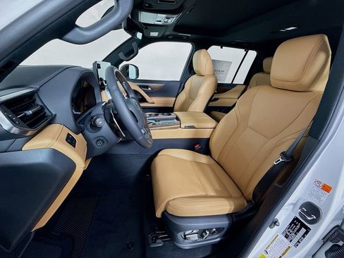 New 2026 Lexus LX 700h Luxury image 16