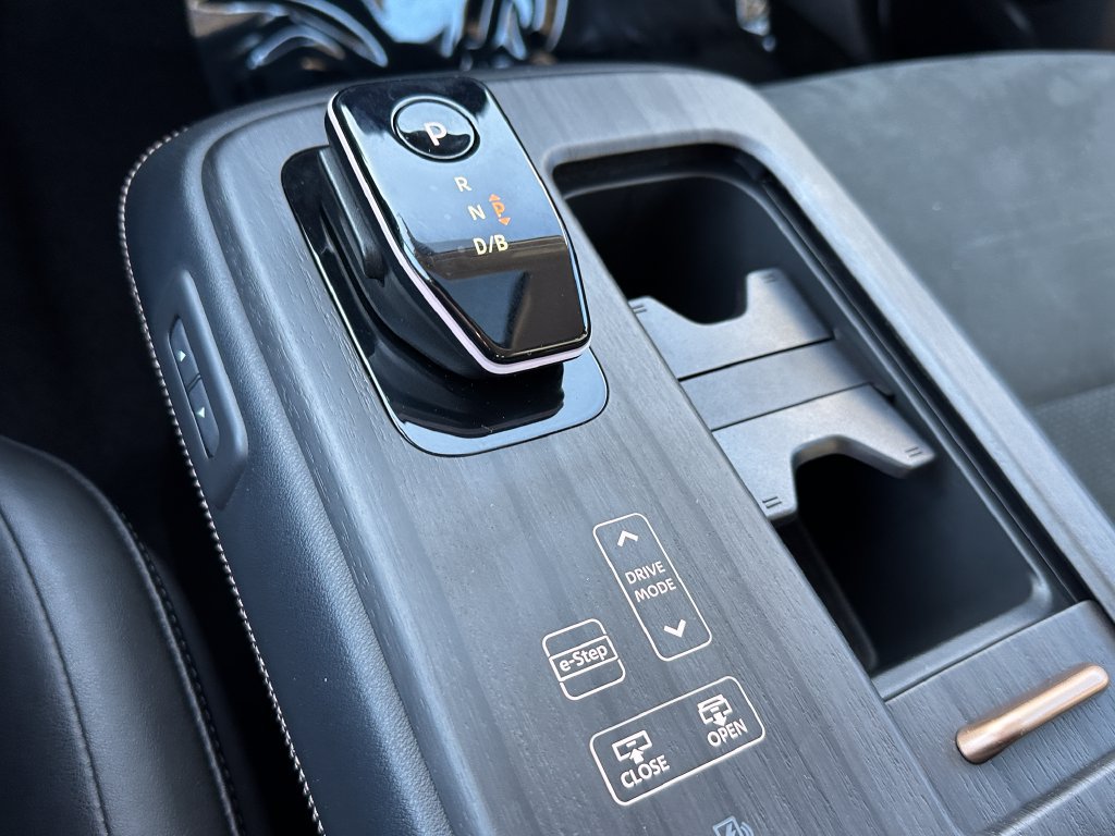 Used 2024 Nissan Ariya AWD image 30
