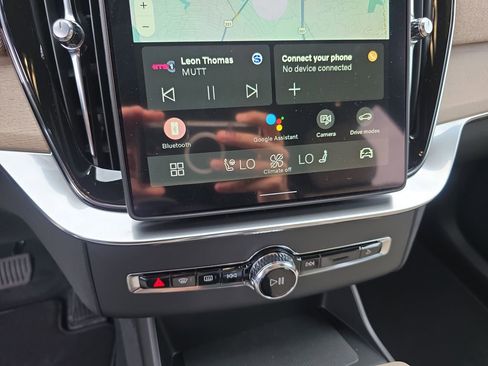 New 2026 Volvo XC90 B6 Plus w/ Protection Package Premier image 16