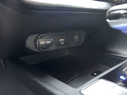 Used 2024 Hyundai Elantra Limited image 37