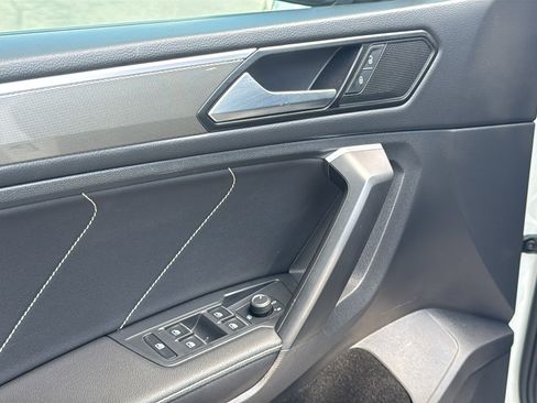 Used 2023 Volkswagen Tiguan SE R-Line image 12