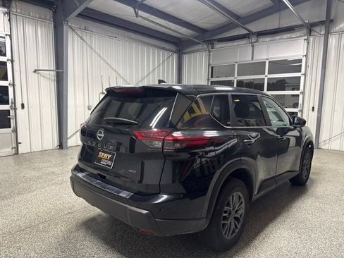 Used 2024 Nissan Rogue S AWD/4WD image 14